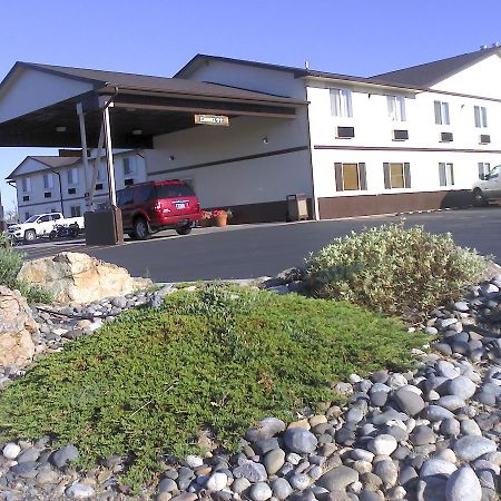 Colstrip Inn & Suites Exterior foto